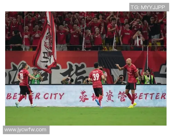 成都足球队逆袭之路揭秘：从低谷到冠军赛的辉煌历程