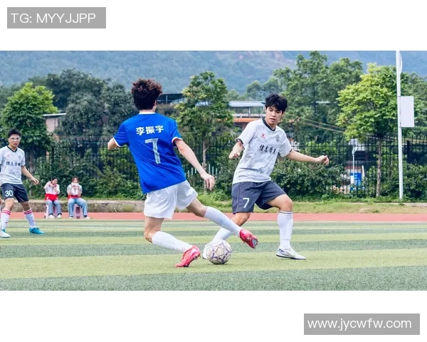 足球明星纷纷开通抖音平台分享生活瞬间引发粉丝热议与互动 足球明星纷纷开通抖音平台分享生活瞬间引发粉丝热议与互动